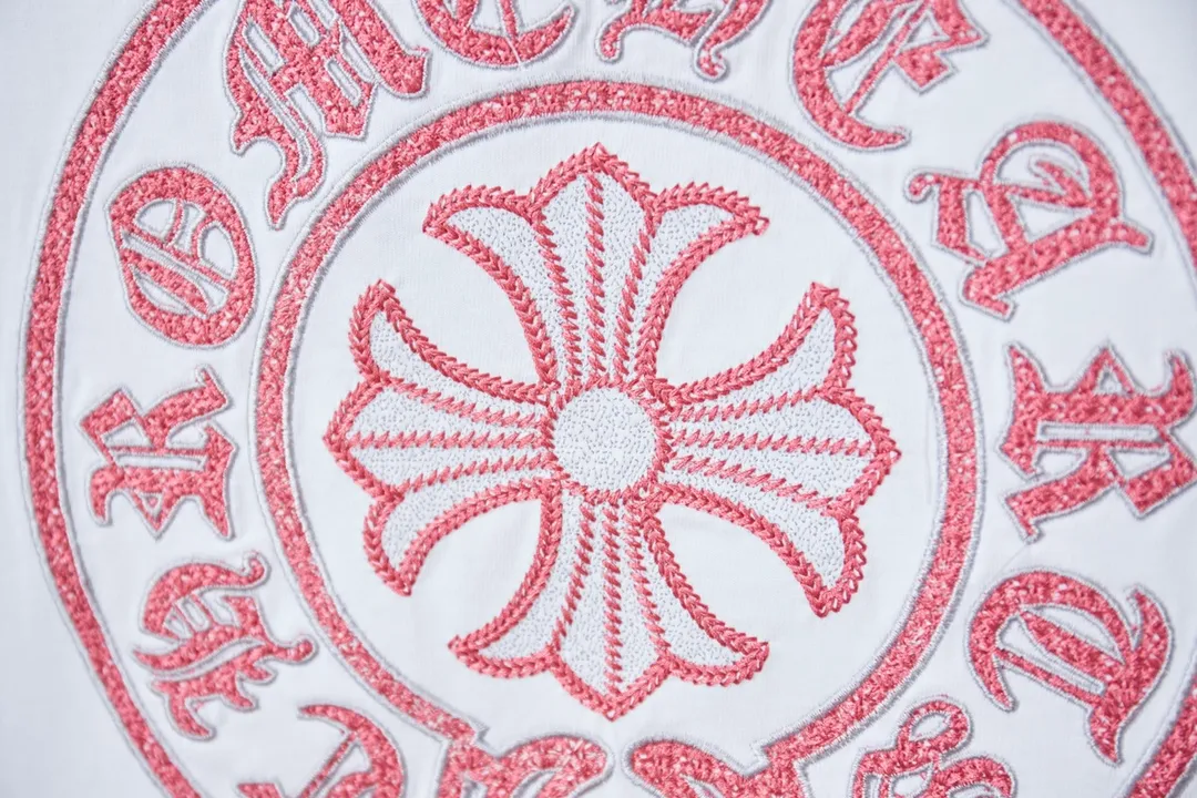 🅿️200 Ch*ome Hearte 25SS Early Spring New Style Embroidered Crow Heart Short Sleeves Light Luxury Essential Item for Daily Commuting for Men and Women Correct Version Welcome to Compare Detailed Features · 320g 100% pure cotton double yarn jersey fabric · Custom dyed in the same vat, special thickened 32 pieces double-stranded 1X1 thread · Imported Tajima machine hollow embroidery ➕ tatami embroidered Crow Heart letters · Garment washing➕Tear on collar, cuffs, hem · Double-needle stitching across seams · Original main mark, washed tag, branded moisture-proof paper packaging Color: Black/White Size: S/M/L/XL